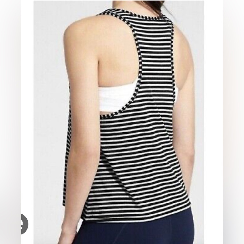 Athleta Essence Top - Size Medium
